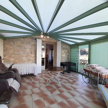 Maison Provencale Chaleureuse Avec Piscine Mouries Bagian luar foto